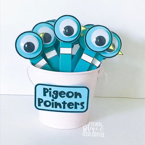 You know you’re a teacher when...you just have to make Pigeon pointers for all of your little peeps!! Swipe left. We will be using them to… Mo Willems Activity, Piggie And Elephant, School Countdown, Summer Preschool Activities, Beginning Of Kindergarten, Teacher Helper, Mo Willems, 2nd Grade Teacher, Preschool Literacy