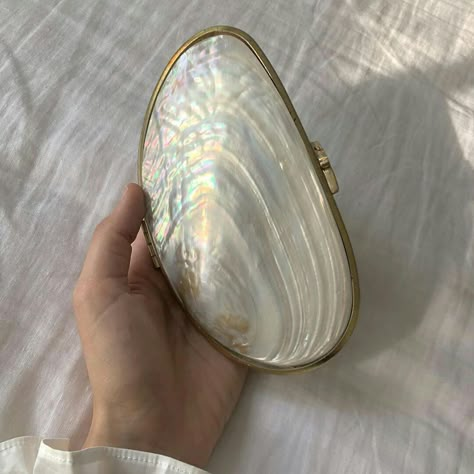 Pearl Clutch Bag, Pearl Clutch, Aquarius Season, Mermaid Siren, Mermaid Core, Aesthetic Bags, Mermaid Aesthetic, Sea Summer, Unique Purses