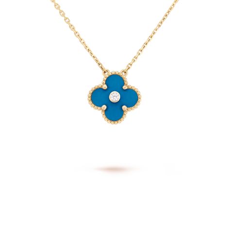 Vintage Alhambra Pendant, Van Cleef Necklace, Alhambra Pendant, Van Cleef And Arpels Jewelry, Four Leaf Clover Necklace, Van Cleef And Arpels, Jewellery Inspiration, Clover Necklace, Necklace Blue