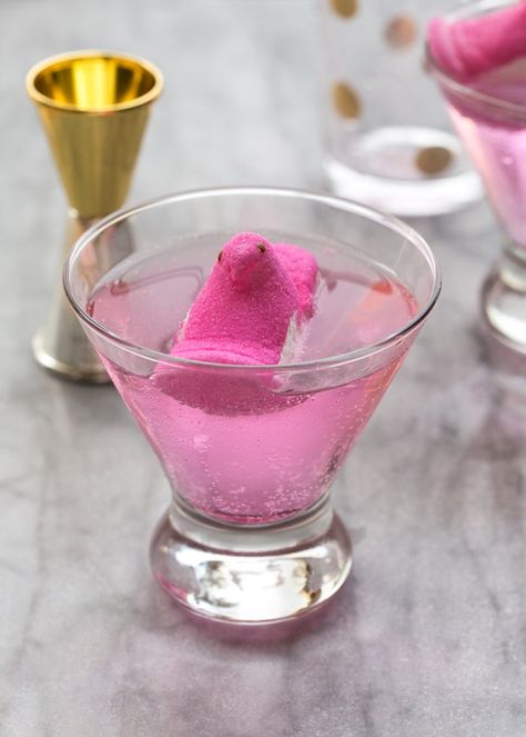 Peep Drink Recipe Fun Easter Drinks, Easter Cocktail Recipes, Spring Drink Recipes, Infused Desserts, Easter Cocktail, Easter Drink, Easter Cocktails, Whipped Vodka, Spring Drink