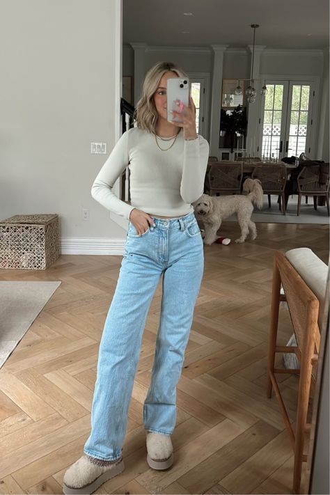 Neutral Style Fashion Casual, Light And Airy Outfits, Light Jeans Fall Outfit, 2024 Trending Outfits, Nice Jeans Outfit, Basic Long Sleeve Outfit, Comfy Casual Outfits Winter, Fitted Long Sleeve Shirt Outfits, H&m Outfits