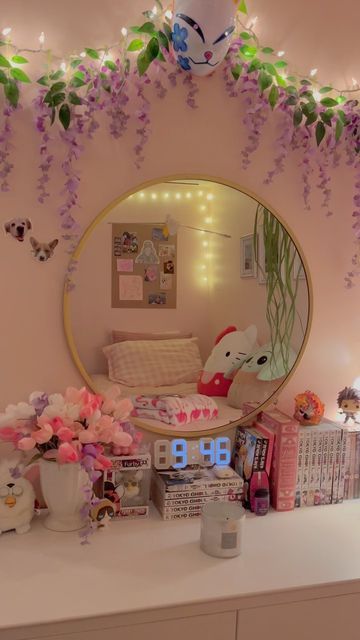 Mirror Decor Bedroom, Corner Decorating Ideas, Flower Room Decor, Diy Room Decor Videos, My Mirror, Corner Decor, Cute Bedroom Decor, Cute Room Ideas, Room Renovation