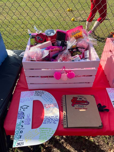 Senior Night Gifts Basket, Basket For Senior Night, Gift Basket Senior Night, Senior Night Gift Basket Ideas Cheerleading, Girls Senior Night Gifts, Senior Night Gifts Soccer Baskets, Tennis Gift Basket Ideas, Senior Day Baskets, Secret Senior Gift Ideas