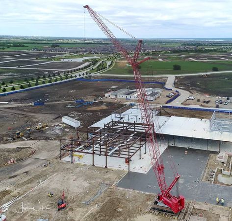 Jason Nikl on Instagram: “Big B crane is using a Manitowoc 999 to set steel for a new hospital in Mansfield TX.  #HeavyLiftProductions  #manitowoccranes  #bigbcranes…” Manitowoc Cranes, New Hospital, Heavy Equipment, Being Used, Fair Grounds, Trucks, Cars, On Instagram, Instagram