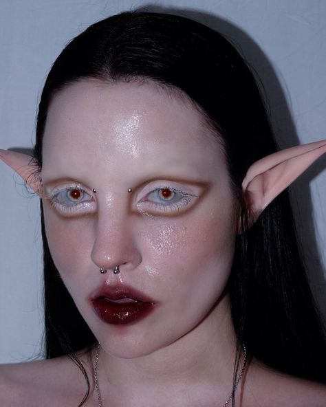 Credit: @animegvrl on instagram !! Elven Makeup, Dark Fairy Makeup, Alien Makeup, Drag Make-up, Makeup Tumblr, Punk Makeup, Elf Ears, Fairy Makeup, Elf Makeup