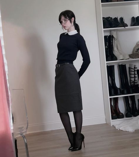 u either get it or u don’t | Instagram Nora Fawn, Siren Outfit, Tattoos Instagram, Secretary Outfits, The Little Black Dress, Best Style, 인물 사진, Really Cute Outfits, Professional Outfits