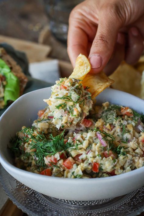 Mashed Chickpea & Dill Sandwich | Pick Up Limes 10 Min Meals, Chickpea Mash, Chickpea Sandwich, Dill Recipes, Green Meals, Vegan Mayonnaise, Onion Relish, Fast Lunch, Lunch Recipe