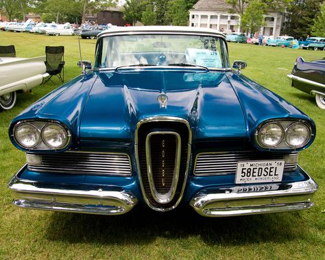 Ford Edsel Ranger 1959 Ford Edsel, 50s Cars, Edsel Ford, Classic Vintage Cars, Ford Ltd, Ford Classic Cars, Old Classic Cars, Abandoned Cars, Classic Vehicles