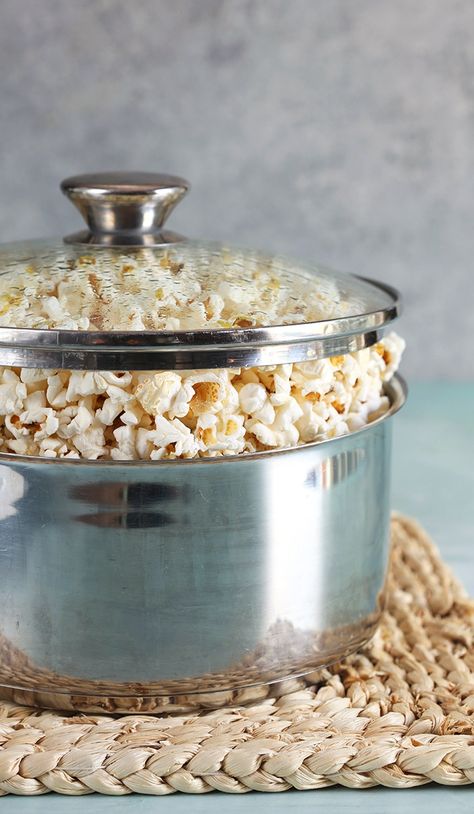 The Very Best Caramel Corn Recipe - The Suburban Soapbox Stove Popcorn, Easy Caramel Corn Recipe, Popcorn Photo, Best Caramel Popcorn, Best Caramel Corn, Christmas Mini Cakes, Easy Caramel Popcorn, Caramel Popcorn Recipe Easy, Stovetop Popcorn Recipes