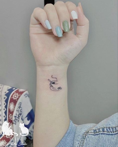 Minimal Tattoo Designs, Minimal Tattoo Ideas, Camera Tattoos, Small Matching Tattoos, Tatoo Inspiration, Christian Sleeve Tattoo, Coffee Tattoos, More Tattoo, Mother Tattoos