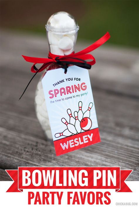 The best ever bowling party favors! Candy-filled bowling pins with printable tags from Chickabug Bowling Party Themes, Bowling Party Favors, Bowling Cake, Bowling Birthday Party, Bowling Birthday, Bowling Party, Bowling Pins, Event Entertainment, 6th Birthday Parties