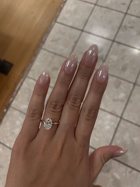 Hailey Bieber Inspired Nails, Professional Nails 2023, Minimal Elegant Nails, Black Hailey Bieber Nails, Hailey Baldwin Style Nails, Rihanna Almond Nails, Hails Bieber Nails, Hailey Bieber Nails With Rhinestones, Hailey Bieber Nails On Dark Skin