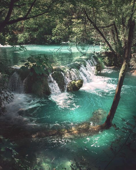 Imgur: The magic of the Internet Plitvice Lakes National Park, Plitvice Lakes, Delta Airlines, Dream Travel Destinations, Beautiful Places To Travel, Beautiful Places To Visit, Pretty Places, Fantasy Landscape, Travel Aesthetic