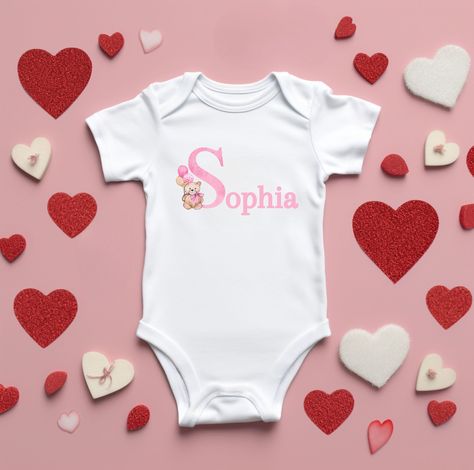 Baby Body Personalized, Baby Name Bodysuit, Custom Name Onesie, Pregnancy Announce, Baby Shower Gift, New Born Gift, Custom Baby Clothes Announce Baby, Name Onesie, Custom Baby Clothes, Cricut Baby, Baby Body, Toddler Boy Outfits, Baby Name, Toddler Girl Outfits, Custom Baby