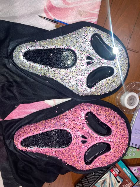 Dimond Ghost Face Mask, Glitter Scream Mask, Sparkly Ghostface Mask, Pink Ghostface Mask, Pink Ghost Face Costume, Ghost Face Mask Rhinestone, Ghostface Glitter Mask, Screem Girl Halloween, Pink Ghostface Costume