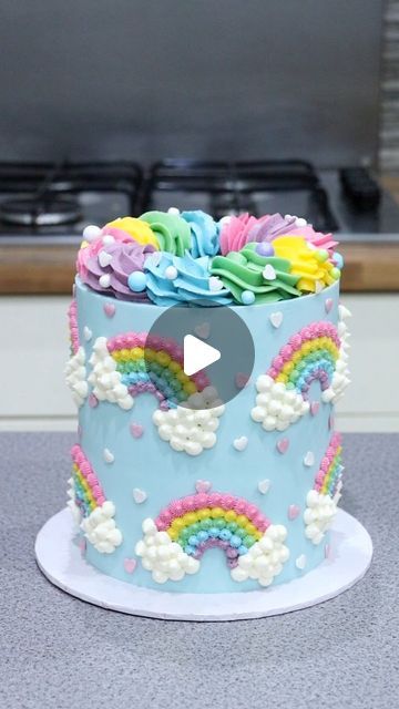 Cloud Rainbow Cake, Sprinkle Rainbow Cake, Diy Rainbow Birthday Cake, Magical Cake Ideas, Easy Rainbow Cake Decoration, Rainbow Cake Ideas Birthdays, Simple Girl Birthday Cakes, On Cloud Nine Birthday Cake, Rainbow Chocolate Cake