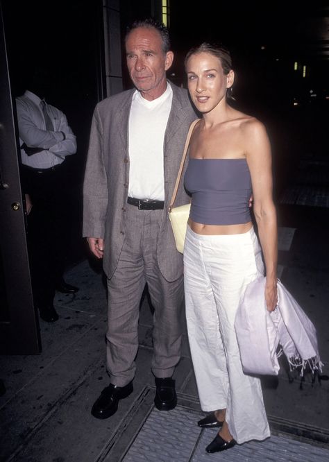 15 Times Sarah Jessica Parker’s ’90s Wardrobe Rivalled Carrie Bradshaw’s | British Vogue Sarah Jessica Parker 00s, Sjp Outfits 90s, Sarah Jessica Parker Outfits 90s, Carry Bradshaw Outfits 90s, Cary Bradshaw Style, Carrie Bradshaw Outfits Casual, Natasha Satc Style, Sara Jessica Parker Style Outfits, Carrie Bradshaw Outfits 90s