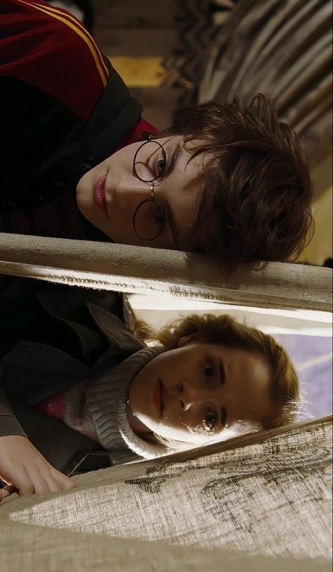 Hermione Wallpaper, Harry Potter And Hermione, Young Harry Potter, Daniel Radcliffe Harry Potter, Harry Hermione, Harry And Hermione, Harry Potter Scene, Images Harry Potter, Hogwarts Is My Home