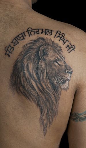 Tattoo Son, Shoulder Blade Tattoo, Black And White Lion, Mens Lion Tattoo, Wild Tattoo, Leo Tattoos, Lion Tattoo Design, Nature Tattoos, Lion Tattoo