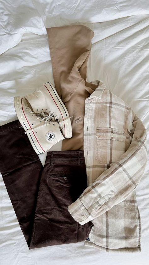 Brown Flannel Outfit, Baylor Outfits, Flannel Outfits Fall, Flannel Outfits Men, Beige Pants Men, Brown Flannel, Flannel Outfits, Beige Outfit, Fall Outfits Men