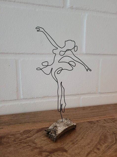 Ballerina Sculpture, Game Controller Art, Metal Art Jewelry, Copper Wire Art, Wire Wall Art, Wire Art Sculpture, Globe Art, Wire Diy, Wire Sculptures