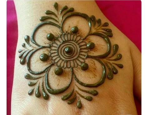 Ok Henna Flower Tattoo Designs, Mehendi Flower Designs Simple, Simple Henna Patterns, Small Henna Designs, Henna Flower Designs, Small Henna, Tattoo Finger, Tato Henna, Finger Henna Designs