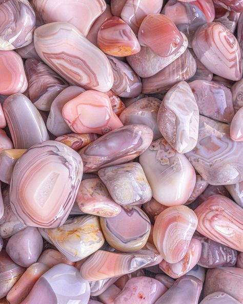 Pink Botswana Agate, Crystal Vibes, Crystal Aesthetic, Pretty Rocks, Cool Rocks, Botswana Agate, Pink Agate, Minerals And Gemstones, Rocks And Gems