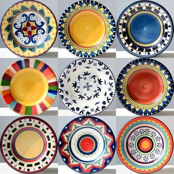 Painting Ideas Ceramic Plate Painting, Dish Decoration, Ceramic Plates Designs, Assiette Design, Plate Painting, Ceramic Cafe, Painted Ceramic Plates, Dishes Plates, Pottery Painting Designs