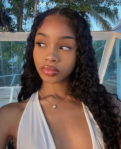 Clear Skin Mixed Girl, Black Woman Clear Skin, Girl Face Claims Black, Black Girls Faceclaim, Light Skinned Black Woman, Mixed Face Claims, Makeup Mixed Girl, Pretty Dark Skin Girl, Brown Skin Baddie