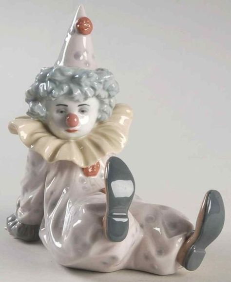 Send In The Clowns, Lladro Figurines, Cute Clown, Vintage Clown, Clowning Around, The Clown, Porcelain Dolls, Porcelain Figurines, Vintage Porcelain