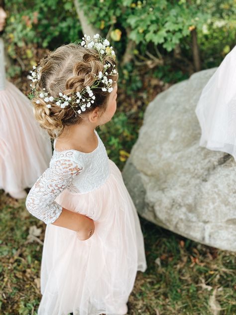 Flower Girl Hairstyles Updo, Flower Girl Updo, Wedding Hairstyles For Girls, Kids Hairstyles For Wedding, Girls Updo, Communion Hairstyles, Boho Flower Girl, Flower Braids, Toddler Flower Girls