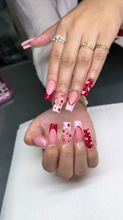 Barbie Pink Nails, Berry Nails, Disney Acrylic Nails, Stylish Nails Designs, Glow Nails, Short Acrylic Nails Designs, Pink Acrylic Nails, Nails Inspo, Easy Nail Art