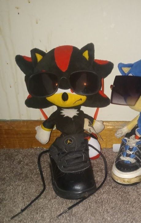 sonic and shadow matching pfps!! Sonic Silver And Shadow Matching Pfp, Pfp Sonic Matching, Match Pfp Funny, Sonic And Shadow Pfp Matching, Matching Squad Pfp, Sonic X Shadow Matching Icons, Shadow Pfp Y2k, Sonic Trio Pfp, Silver And Blaze Matching Pfp