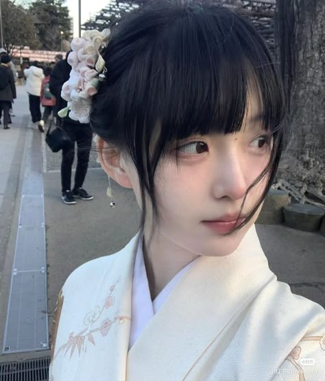 Japanese Hair Ideas, Japan Makeup Look, Japanese Girl Icon, Kimono Makeup, Japanese Style Makeup, Hairstyles Japanese, Japan Hairstyle, Japan Makeup, Japanese Makeup