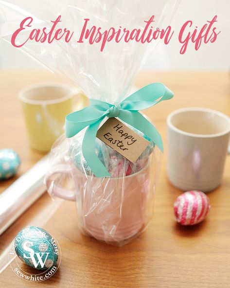 Easter Inspiration Gifts with Le Creuset. Quick easter gifts. Adding eggs to mugs as presents wrapped in cellophane Easter Mugs, Easter Mug, Easter Drink, Egg Mug, Creative Easter Baskets, Personalized Easter Gifts, Gift Post, Easter Weekend, Easter Gift Baskets