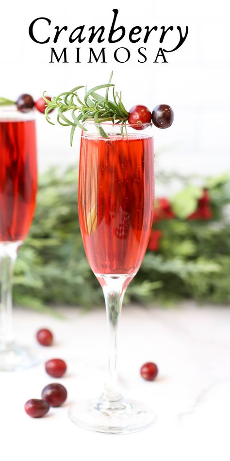 mimosas Mimosa Garnish Ideas, Mimosa Christmas, Cranberry Mimosa Recipe, Christmas Brunch Drinks, Cranberry Mimosas, Mimosa Cocktail Recipes, Cranberry Mimosa, Thanksgiving Games For Adults, Christmas Drinks Alcohol Recipes