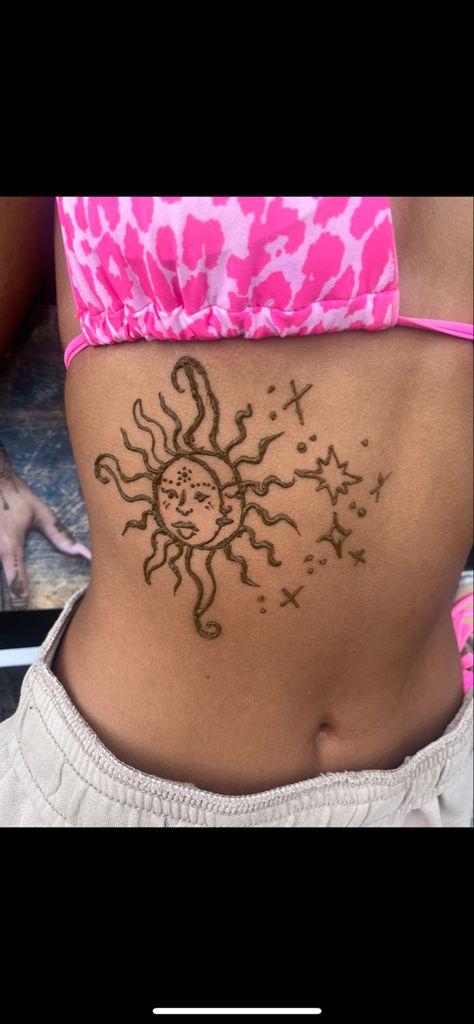 Stomach Henna Designs, Chest Henna Tattoo, Stomach Henna, Belly Henna, Cute Henna Tattoos, Henna Inspired Tattoos, Cute Henna, Inspired Tattoos, Henna Tattoos