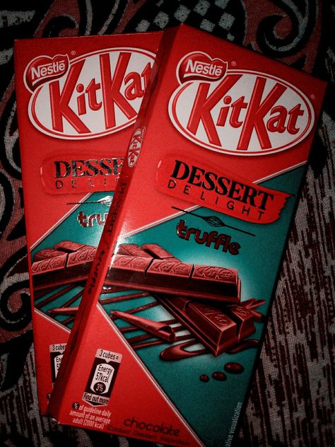 Kit Kat Chocolate Snapchat, Kit Kat Snap, Kit Kat Chocolate Pics, Kitkat Snap, Chocolate Snap, Kit Kat Chocolate, Chocolate Lovers Quotes, Chocolate Candy Brands, Kitkat Chocolate