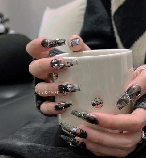 Black Nails Douyin, Nail Douyin, Luv Nails, Fancy Nail Art, Retro Nails, Asian Nails, Punk Nails, Goth Nails, Grunge Nails