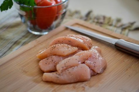 How to Make Chicken Alfredo Using Jarred Alfredo Sauce | Livestrong.com Easy Chicken Fettuccine Alfredo, Healthy Main Dishes, Simple Chicken Alfredo Recipe, Jarred Alfredo Sauce, Alfredo Sauce Recipe Easy, Make Alfredo Sauce, Vegan Alfredo Sauce, Alfredo Sauce Recipe Homemade, Pasta With Alfredo Sauce