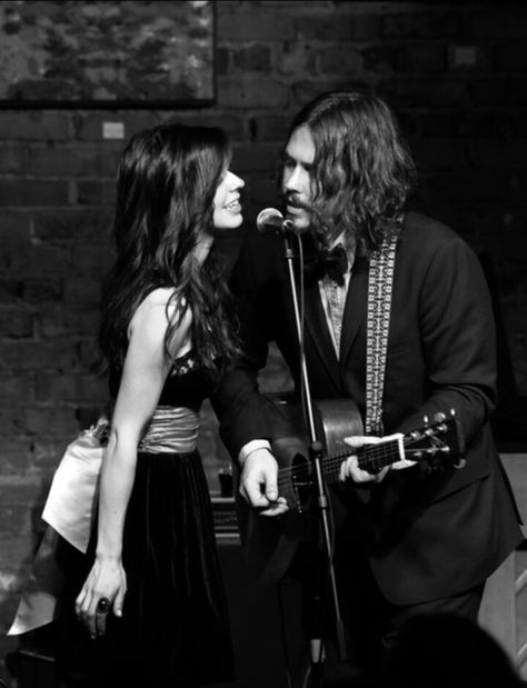 The Civil Wars ! Listen to them sing! They're amazing! Personal Favorites: "I Had me a Girl" & "Devils Backbone" John Paul White, The Civil Wars, Joy Williams, Civil Wars, We Will Rock You, I'm With The Band, Music Film, I Love Music, All Music