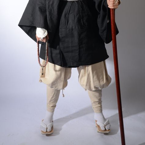 Kukuribakama once worn by pilrgims and monks now available for everyone they amazingly comfortable to be worn on hot weather, during physical activities, yoga etc. Kukuribakama stylizaiton has both drawstring and attached belt, so it fixes twice.Kukuribakama cool if you want to wear as is or to complete nice eastern image.The default material is unbleached cotton with a weight of 240g (8.5oz), but you can choose some colors like blue, dark blue, red or white.How to pick your size:S if your heigh Monk Inspired Fashion, Fantasy Japanese Clothing Male, Dark Mori Fashion Men, Japanese Clothing Men, Monk Outfit, Monk Clothing, Ancient Japanese Clothing, Training Outfit Men, Kimono Men