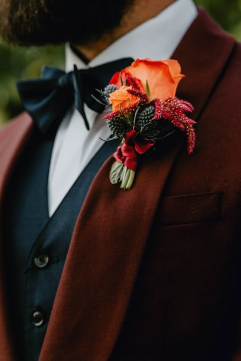 Fall Groom Attire Burnt Orange, Mens Wedding Suits Fall Color Schemes, Fall Wedding Groom Attire Rustic, Orange Wedding Tuxedo, Fall Wedding Mens Attire Groom Style, Burnt Orange Groom Suit, Burnt Orange Tuxedo Wedding, Men’s Fall Wedding Attire, Burnt Orange Suits For Men