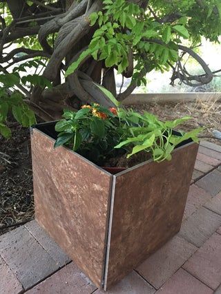 Large Tile Planter Diy, Tile Planter, Ceramic Tile Crafts, Leftover Tile, Garden Planter Ideas, Easy Tile, Diy Planters Outdoor, Big Planters, Diy Concrete Planters