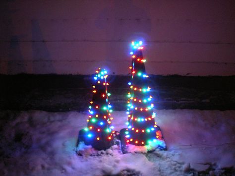 Christmas Trees made from traffic cones, great fun! Diy Garden Bar, Scary Tree, Bead Tree, Led Christmas Tree Lights, Christmas Cones, Traffic Cone, Halloween Prop, Led Christmas Tree, Cone Christmas Trees