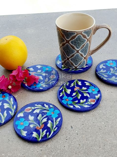 Round Coaster Painting, Diy Coasters Painting, Mdf Coasters Painting, Tea Coasters Painting, Coaster Design Painted, Coster Painting Diy, Costers Diy, Coaster Painting Ideas, Blue Pottery Jaipur