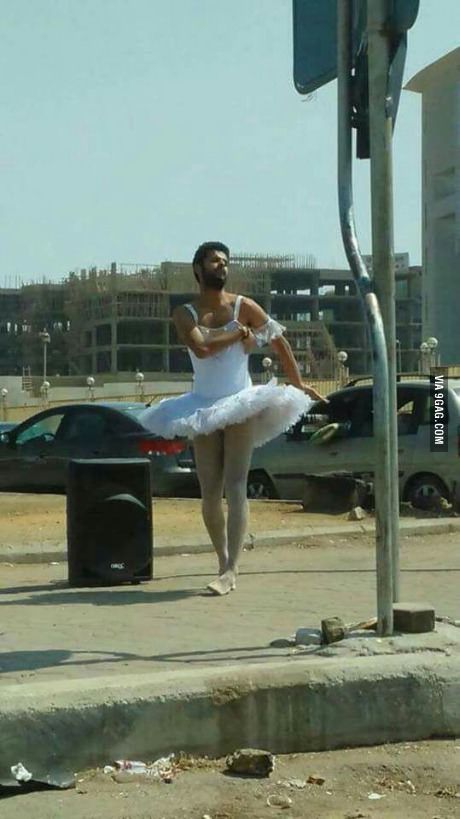 This guy was punished to ballet dance in the middle of a well known street in Egypt by his friends in a cards game. Making My Way Downtown, Cards Game, A Well, This Guy, Meme Pictures, New Memes, Dance Music, In The Middle, Funny Cute