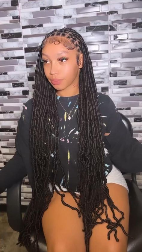 Faux Locs & Cris Cross Designs | 💐 pin posted by @misstrishlyn 🧚🏾‍♀️✨🦋 Cris Cross Locs Hairstyle, Cris Cross Hair Hairstyles Black Women, Crisscross Soft Locs, Cornrow Faux Locs, Criss Cross Faux Locs, Criss Cross Butterfly Locs, Fulani Faux Locs, Cris Cross Braids Black Women, Cross Cross Locs