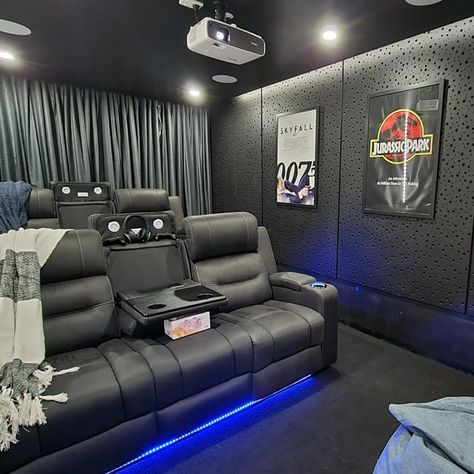 Garage Theater Ideas, Small Basement Theater Room Ideas, Mini Home Theater Design, Movie Room Ideas Small Home Theaters, Basement Movie Room Ideas, Movie Theater Room Ideas, Small Movie Theater, Small Media Room Ideas, Small Cinema Room