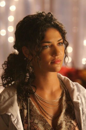 Curly hair Gossip Girl Vanessa, Vanessa Abrams, Maia Roberts, Jessica Szohr, Dark Curly Hair, Female Character Inspiration, Gossip Girl, Overwatch, Pretty Woman